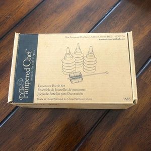 Pampered Chef • Decorator Bottle Set